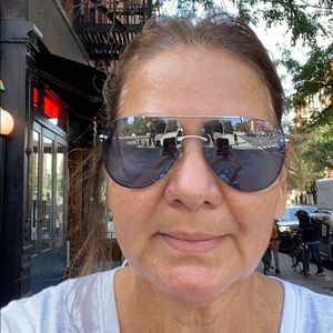 Meet your Posher, Edna